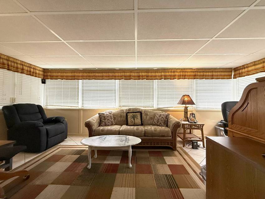 8111 Buena Vista Drive a Ellenton, FL Mobile or Manufactured Home for Sale